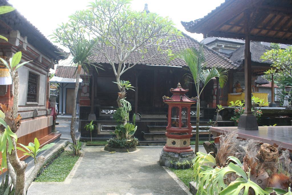 Nugraha Guesthouse 1 Ubud Exterior foto